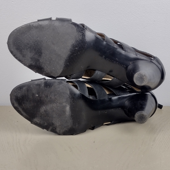 Bandolino Open Toe Sandal Heels - Picture 4 of 8